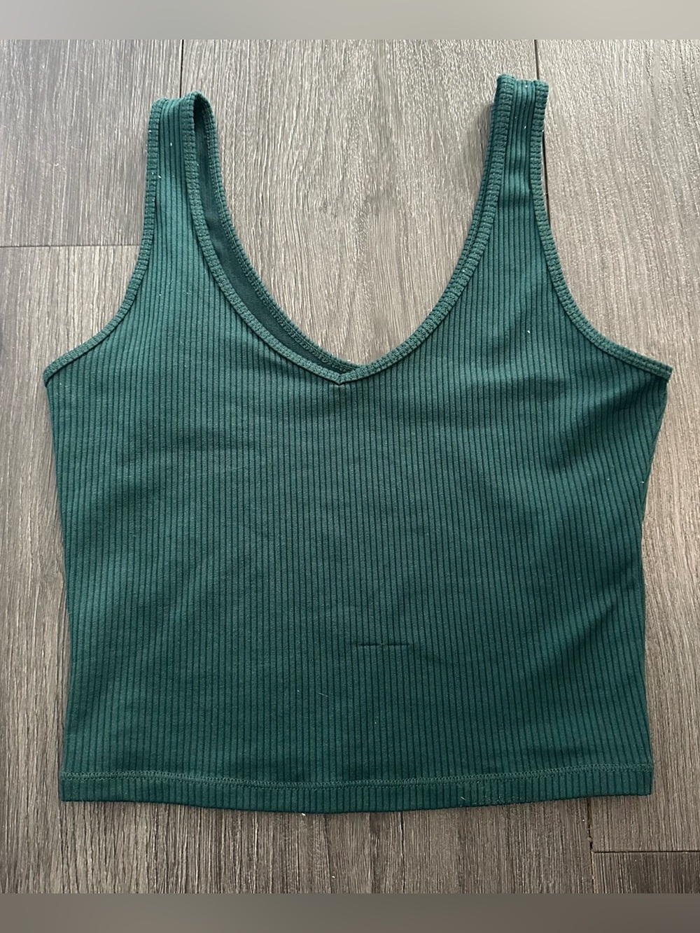⭐️3 For $15⭐️ Hollister Forest Green Ribbed V-Neck Cropped Tank Top
